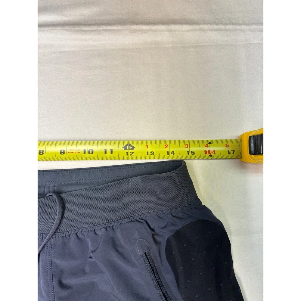 Lululemon License to Train Shorts Mens Large Gray Laser Cut Vent Pockets W29 L10